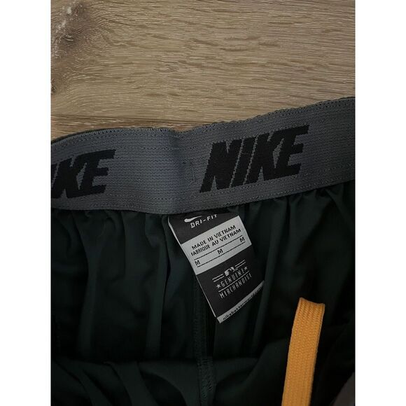 Nike Mens Oakland A's Green Basketball Shorts Size Medium MLB - Picture 3 of 3